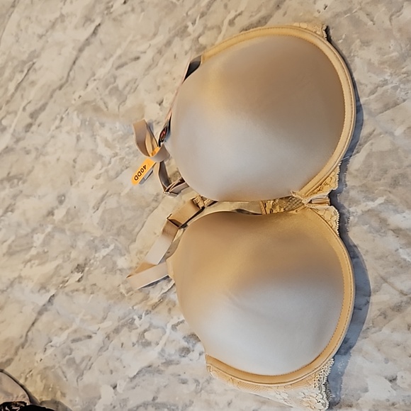 Bra - Picture 1 of 4